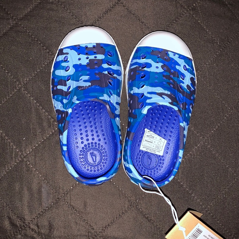 NWT! Natives C6